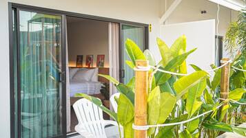 Deluxe Double Room | Living area