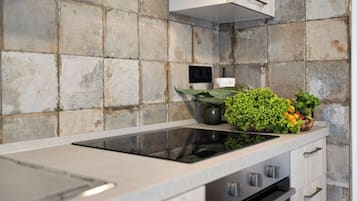 Kühlschrank, Ofen, Herdplatte, Geschirrspüler