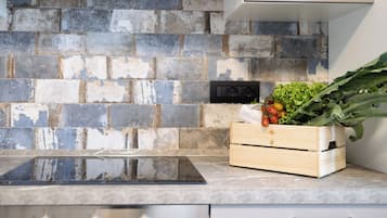 Kühlschrank, Ofen, Herdplatte, Geschirrspüler