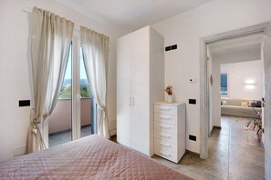 1 quarto, Wi-Fi de cortesia, roupa de cama