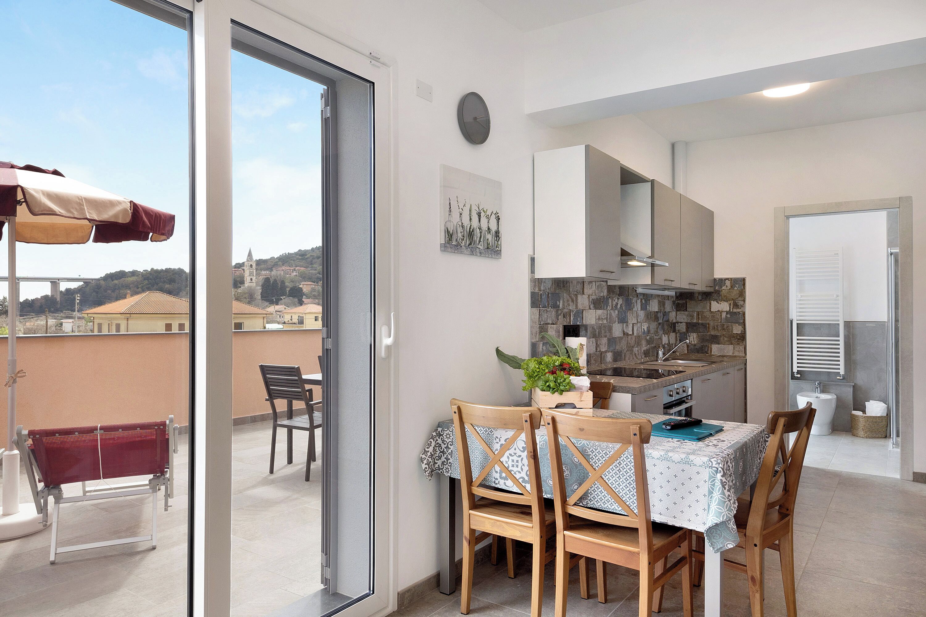 Kühlschrank, Ofen, Herdplatte, Geschirrspüler