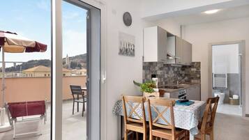 Kühlschrank, Ofen, Herdplatte, Geschirrspüler