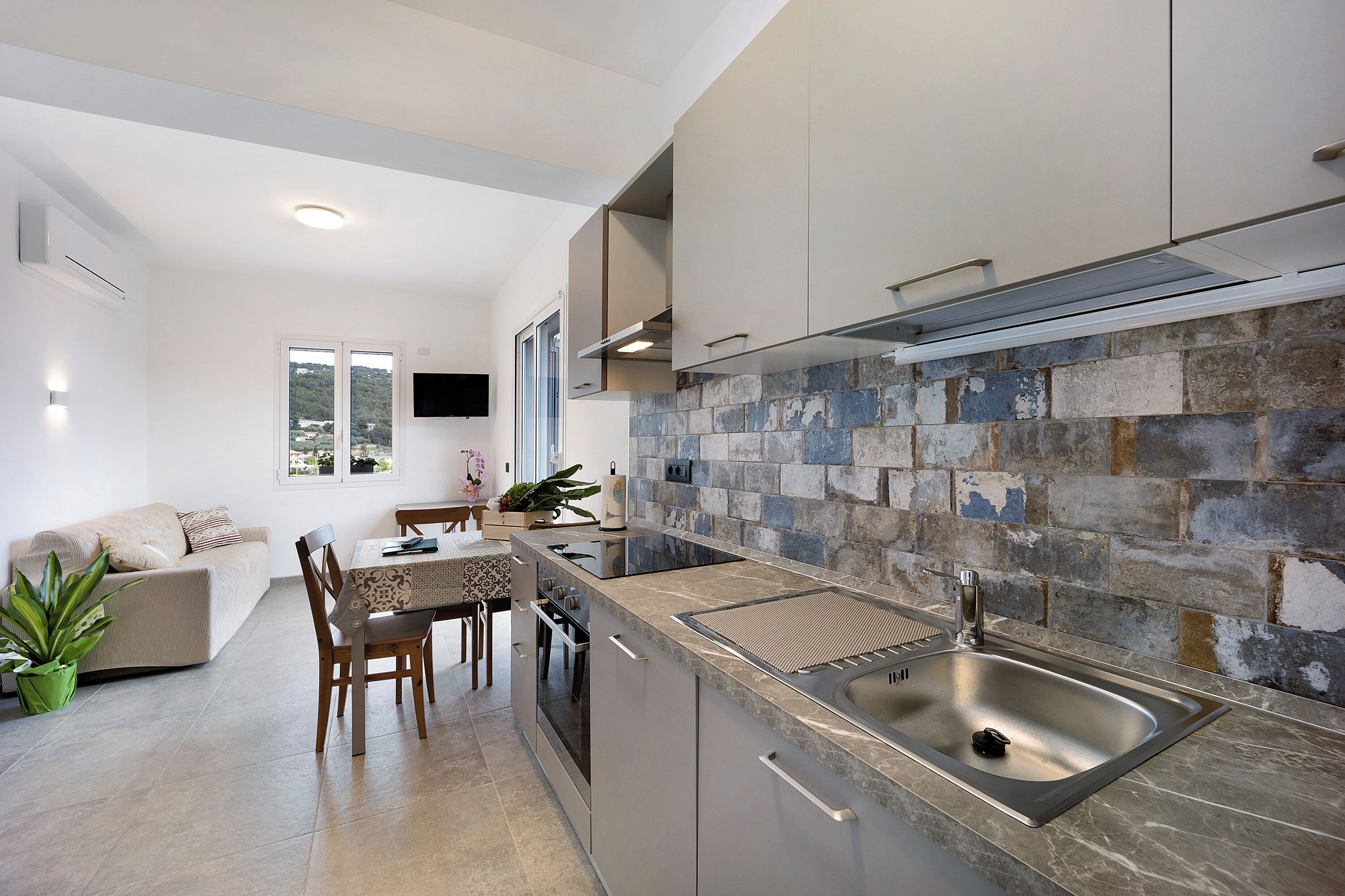 Kühlschrank, Ofen, Herdplatte, Geschirrspüler