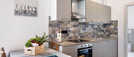 Refrigerador, horno, parrilla de estufa y lavavajillas