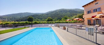 Holiday Apartment "Antichi Ricordi - Il Fienile" with Balcony, Shared Pool & Wi-Fi