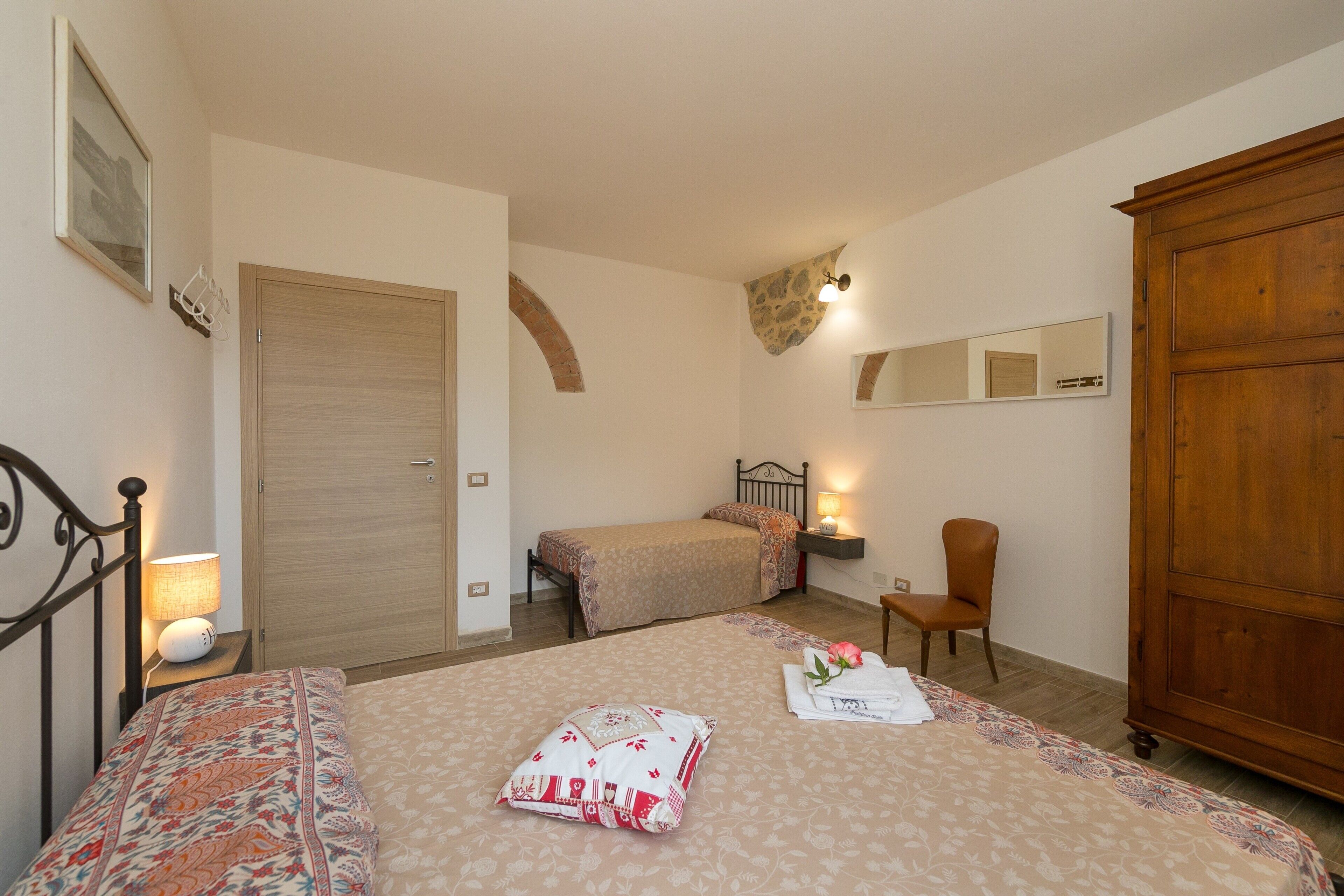 3 bedrooms, iron/ironing board, free WiFi, bed sheets