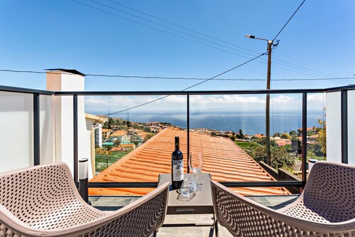 Apartment 'Panoramic Views I I' with Sea View, Wi-Fi and Air Conditioning