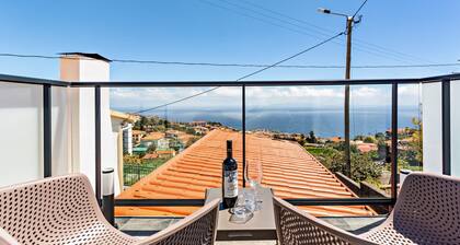 Apartment 'Panoramic Views I I' with Sea View, Wi-Fi and Air Conditioning
