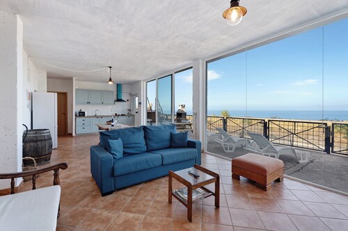 Maison de vacances 'La Cuadra de Juan' avec vue sur la mer, terrasse privée et Wi-Fi