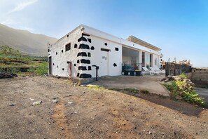 Exterior - Holiday Home 'La Cuadra de Juan' with Sea View, Private Terrace and Wi-Fi (Frontera)