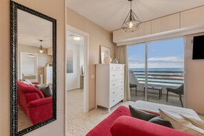 TV, table tennis, stereo