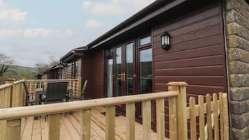 Cottage | Property grounds