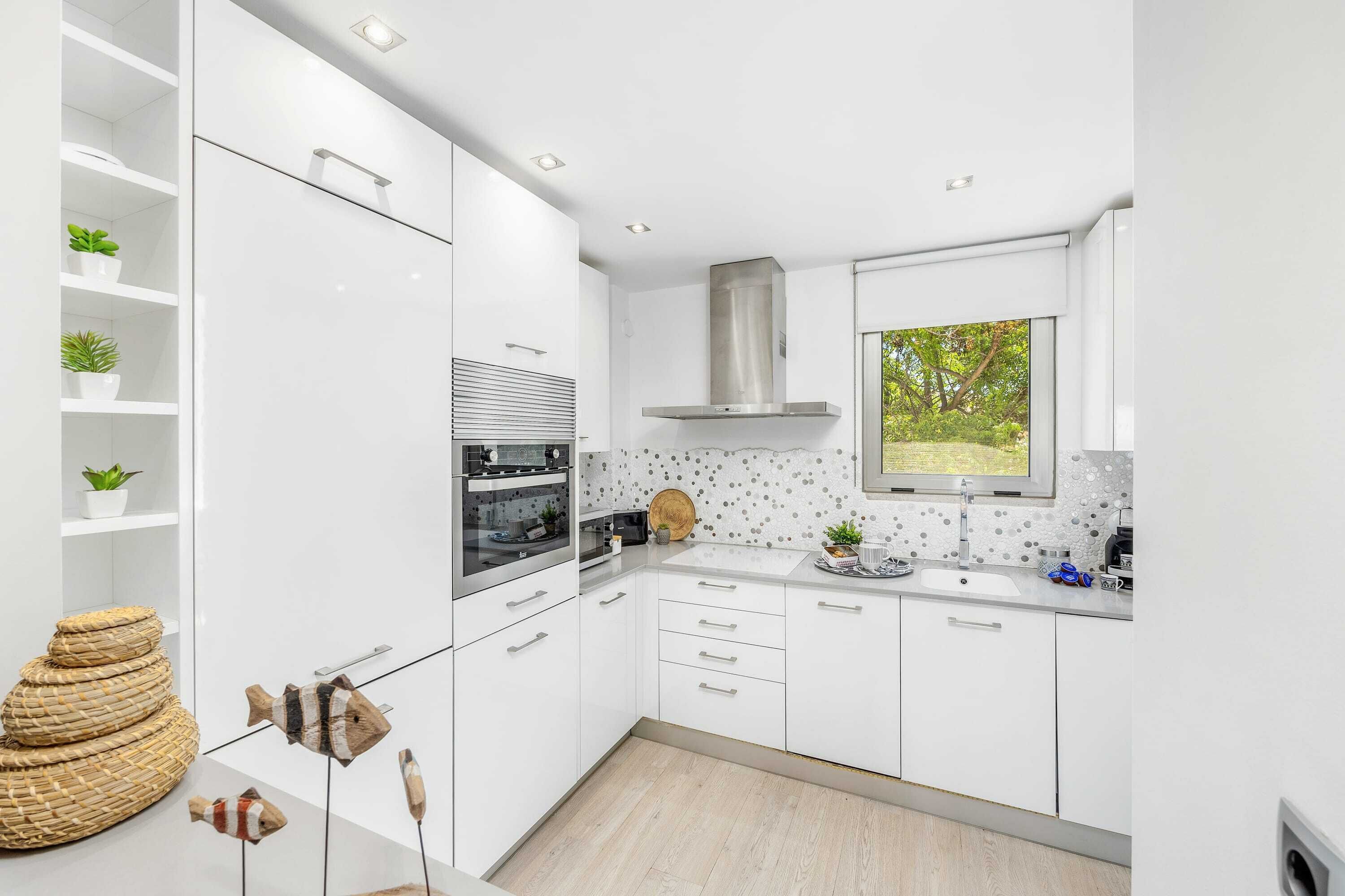 Renovated Penthouse w/ Walking Distance to Marina