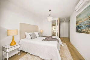 3 bedrooms, iron/ironing board, travel cot, WiFi