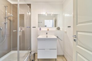 Chuveiro, secador de cabelo