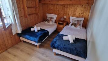 2 habitaciones, escritorio, wifi y ropa de cama