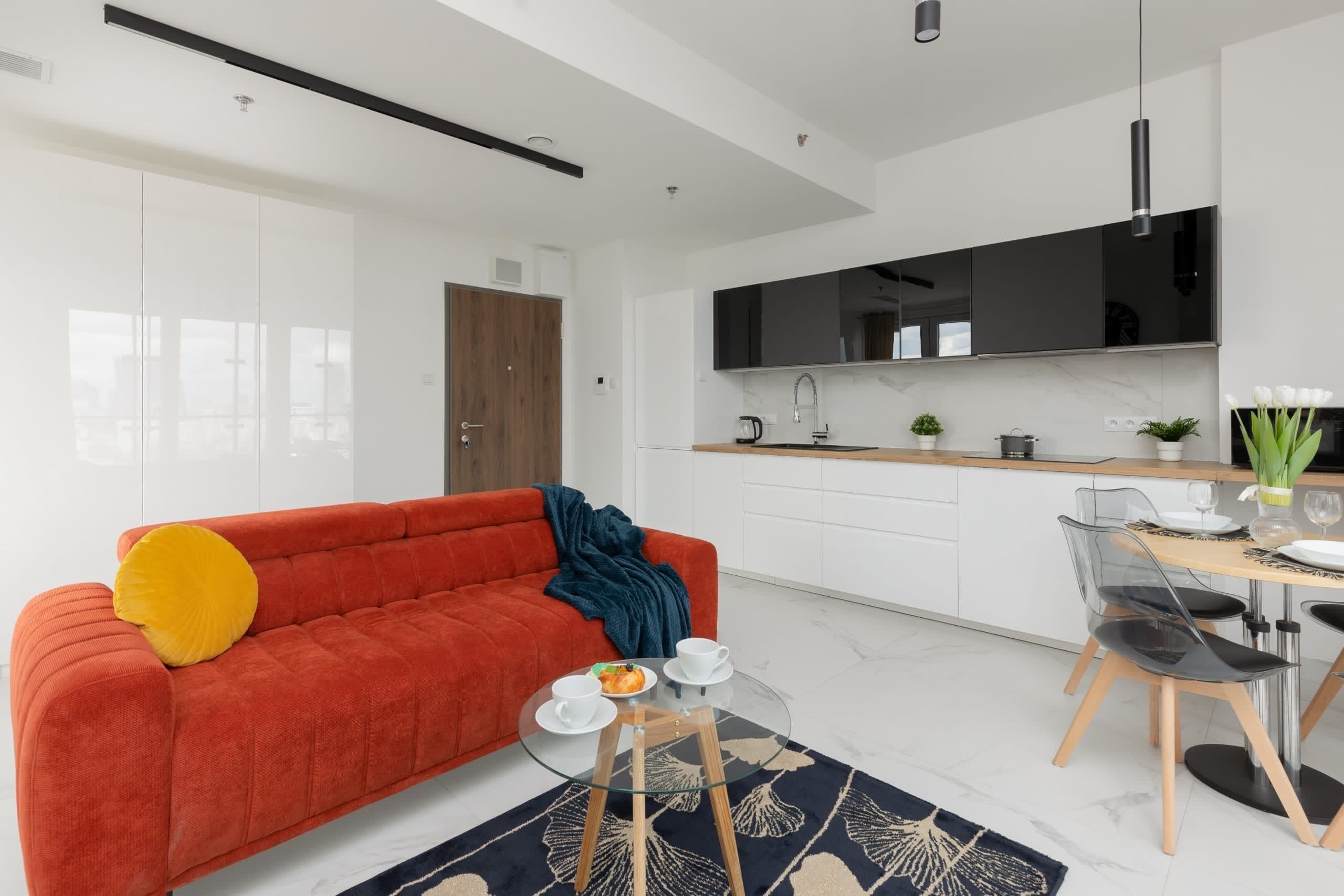 Televisión y oficina 