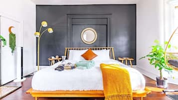 3 sovrum, vÀrdeförvaringsskÄp pÄ rummet och skrivbord