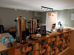 Petit déjeuner continental (3.50 EUR par personne)