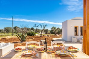 Outdoor dining - 3226 Trullo Sorrentino Luxury Spa by Perle di Puglia (Ostuni)