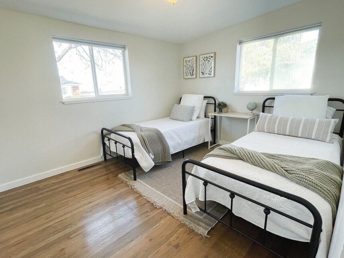 Brooklyn's Cozy Rambler provides a blend of modern amenities, simplicity and comfort