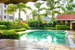 Front of property - Natural Oak Apartments (Nairobi)