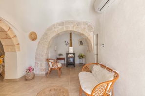 Flat-screen TV, fireplace