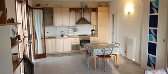 SEA VIEW APARTMENT-10 MIN. FROM SEA AND BOLGHERI - PRIVATE GARDEN AND PARKING