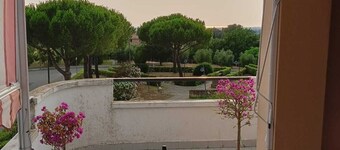 SEA VIEW APARTMENT-10 MIN. FROM SEA AND BOLGHERI - PRIVATE GARDEN AND PARKING