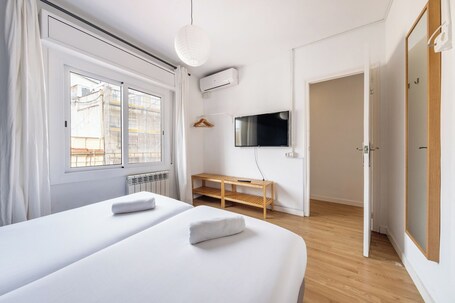 AinB Barcelona Sants Apartments - view 2