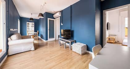 AinB Barcelona Sants Apartments