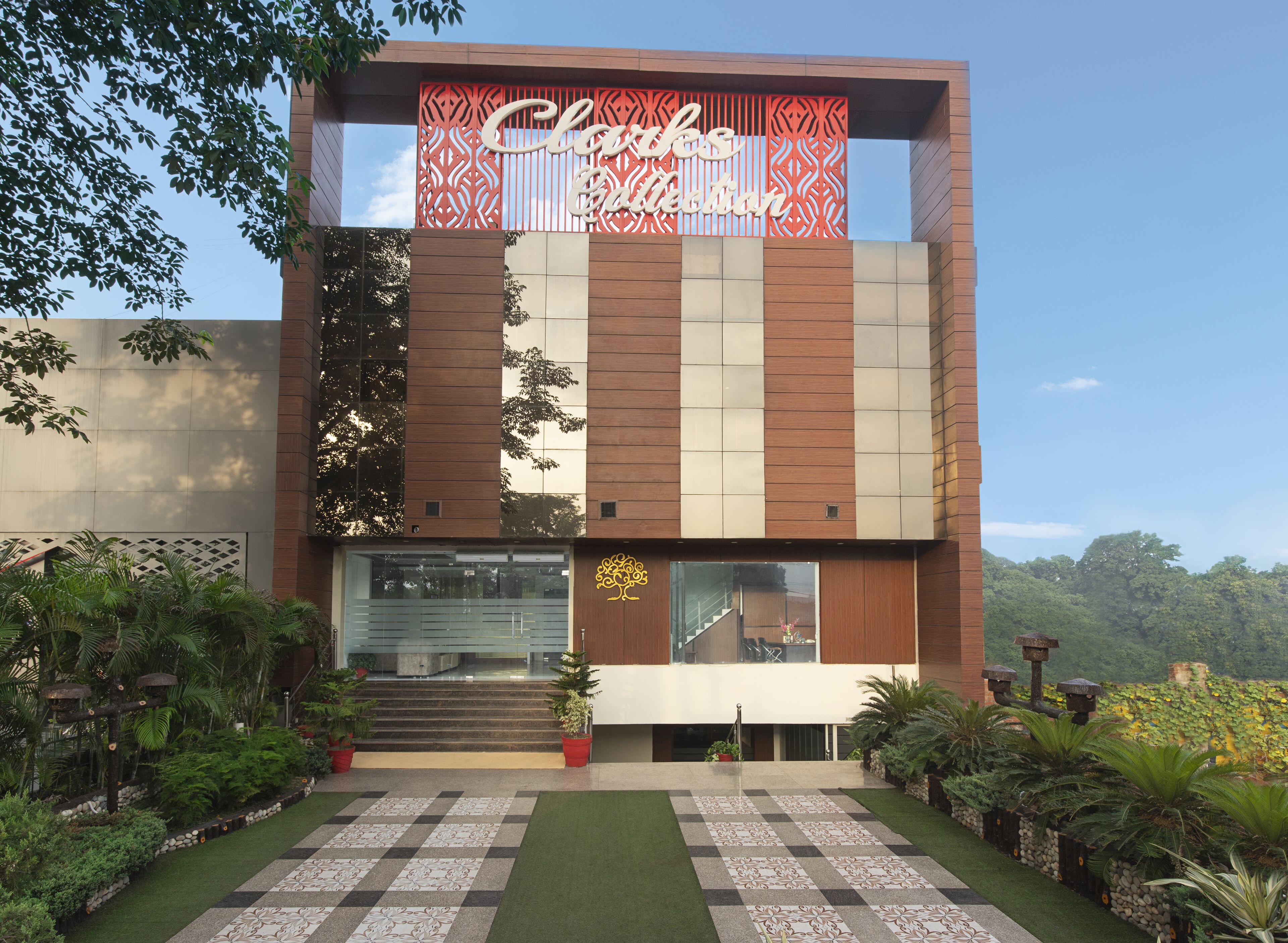 Click Collection Sparsh, Bareilly