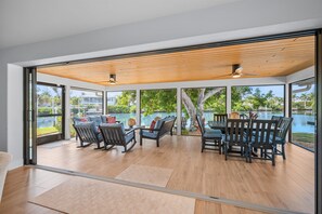 Dining - Anna Belle by Beach Boutique Rentals (Anna Maria)