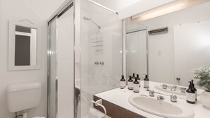 Shower, towels