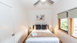 3 bedrooms, free WiFi, bed sheets