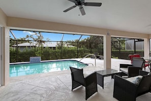 A heated pool - 4BR, 3BA Marco Island home with heated pool, WiFi, and beach access (Marco Island)