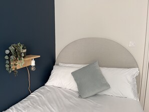 2 soverom, skrivebord, wi-fi og sengetøy