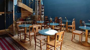 Tägliches inbegriffenes einheimisches Frühstück