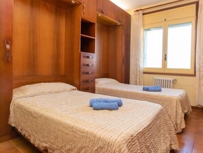 2 bedrooms, iron/ironing board, WiFi - Dalí II by Interhome (Llançà)