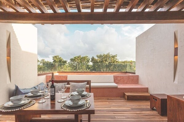 Outdoor dining - Spacious & Modern 2 Bed Villa Tulum 2Private Pools (Tulum)