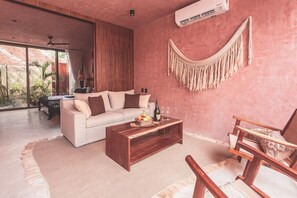 TV, offices - Spacious & Modern 2 Bed Villa Tulum 2Private Pools (Tulum)