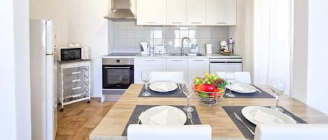 Fridge, microwave, coffee/tea maker, electric kettle