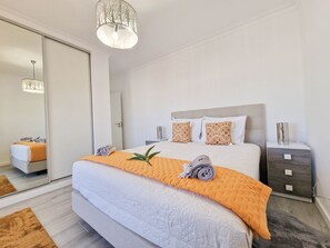 2 bedrooms, iron/ironing board, free WiFi, bed sheets