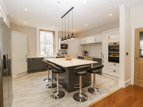 ตู้เย็น, เครื่องล้างจาน, เครื่องครัว/จาน/ช้อนส้อม