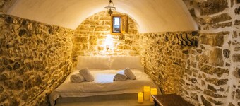 Romantic authentic villa w/hot tub __ unesco heritage__30 minutes from the beach