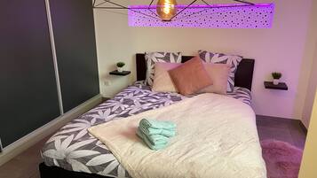 1 camera, Wi-Fi, lenzuola