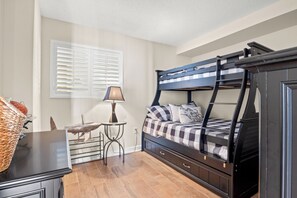 2 bedrooms, iron/ironing board, free WiFi, bed sheets - Gorgeous views from this oceanfront condo in Shore Drive (Myrtle Beach)