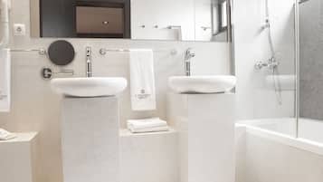 Executive Suite | Bathroom