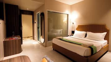 Premium Room | In-room safe, desk, laptop workspace, iron/ironing board
