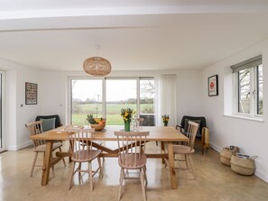 Dining - High Cogges Farm Holiday Cottages (Witney)